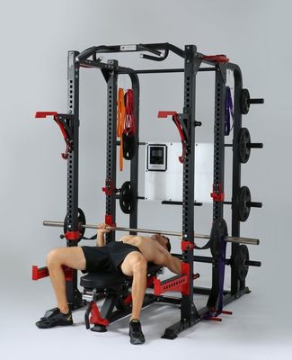 Anpassungsfähiges Fitnessgerät mit Klappkonstruktion